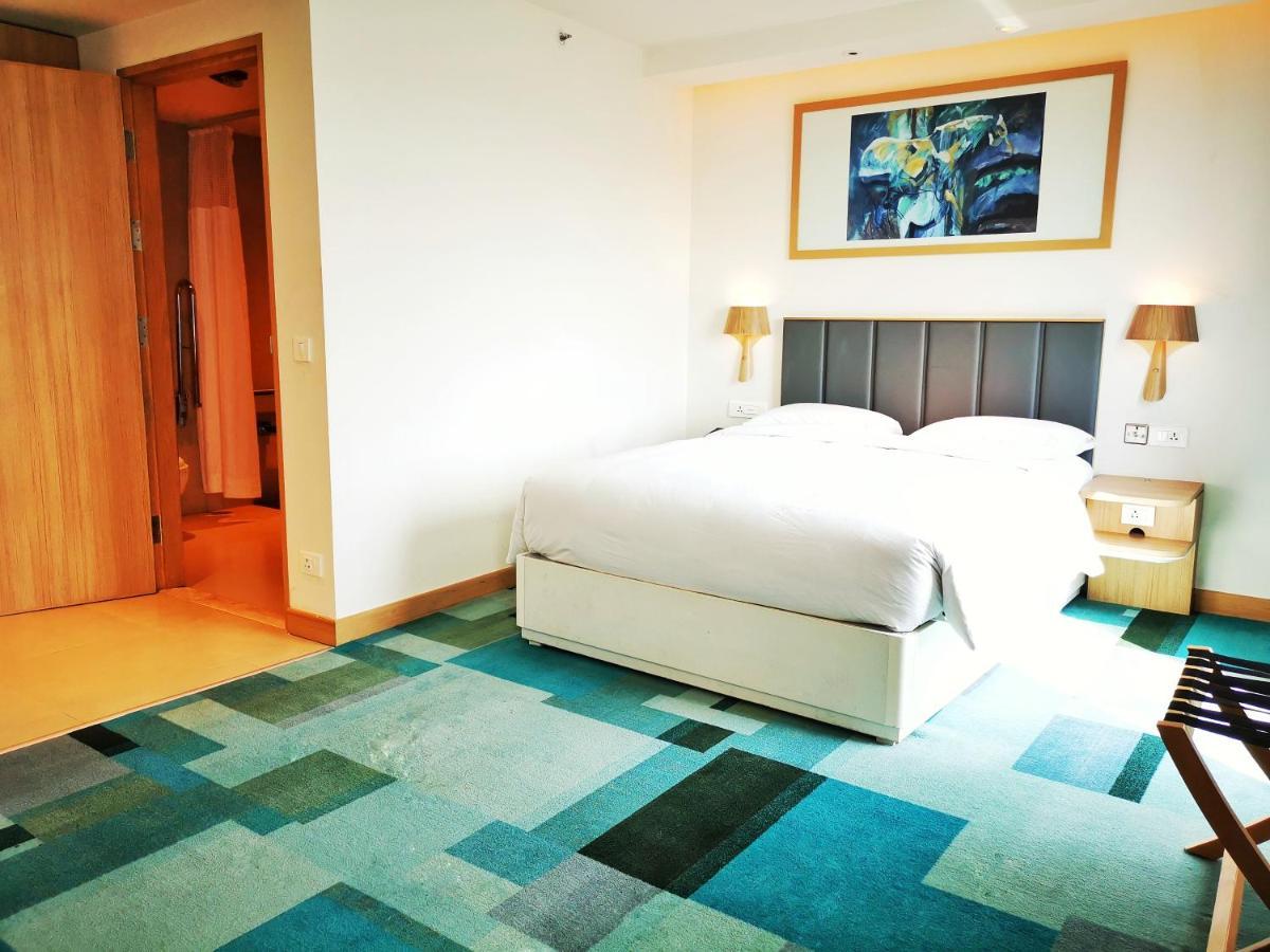 Holiday Inn Bengaluru Racecourse By Ihg Exterior foto A room at the hotel